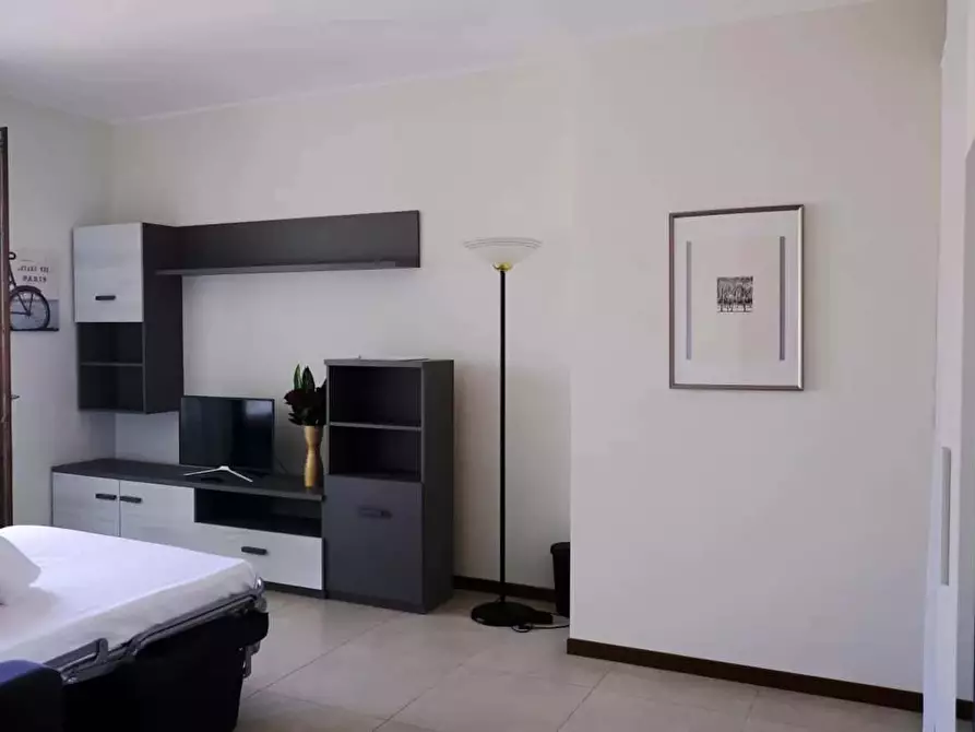 Immagine 10 di Appartamento in affitto  in Via Corno di Cavento21 a Milano