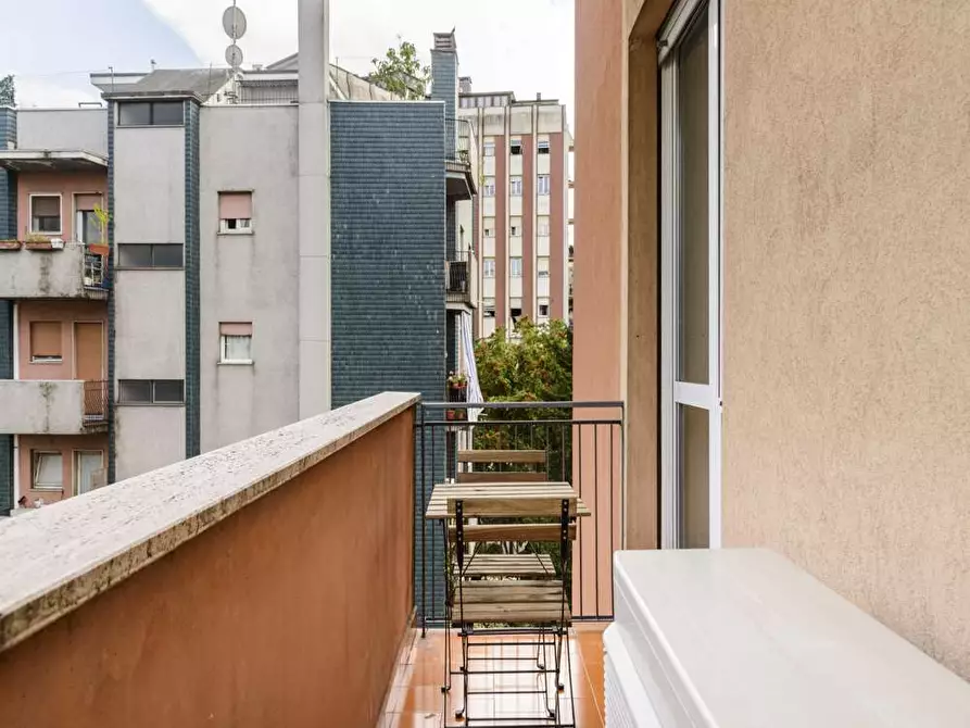 Immagine 5 di Camera in affitto  in VIA CAVEZZALI19 a Milano