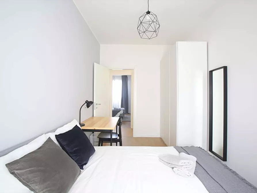 Immagine 4 di Camera in affitto  in Via Benjamin Constant6 a Milano