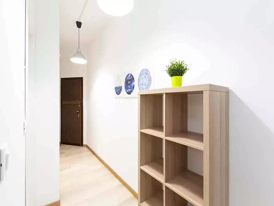 Immagine 12 di Camera in affitto  in Via Lorenteggio84 a Milano