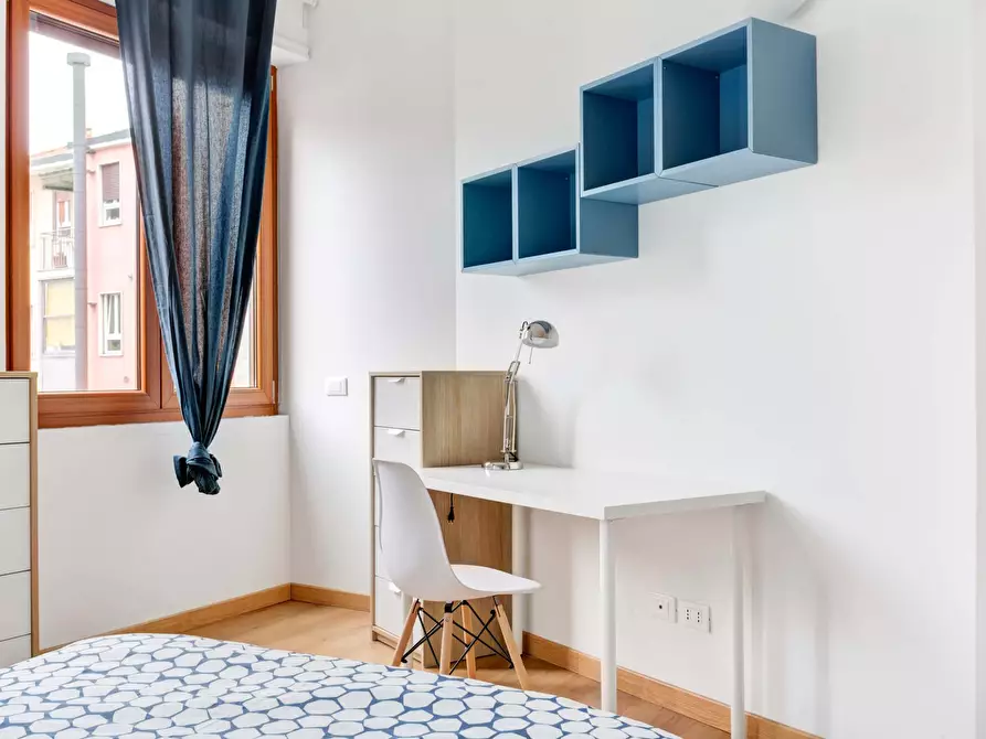 Immagine 4 di Camera in affitto  in Via Stromboli1 a Milano