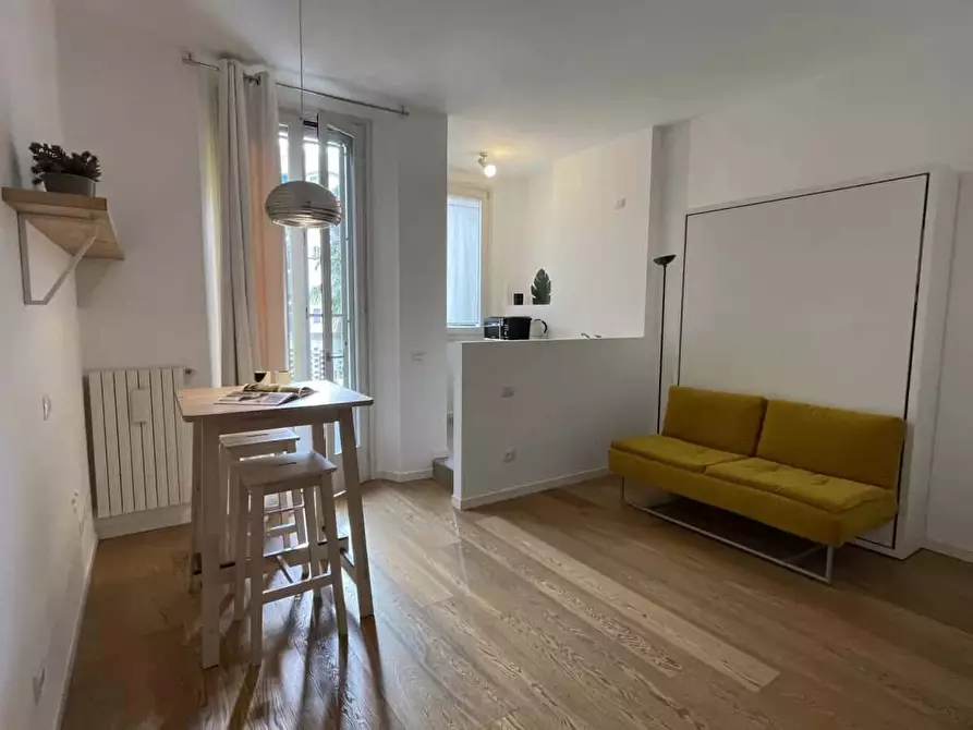 Immagine 2 di Appartamento in affitto  in Via Caccialepori41 a Milano