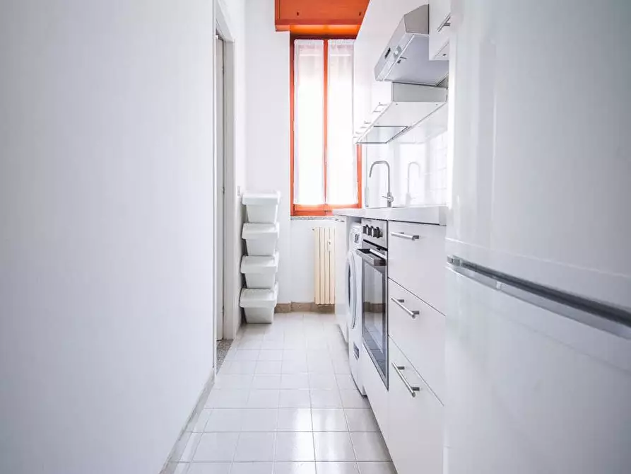 Immagine 11 di Camera in affitto  in Via Achille Zezon10 a Milano