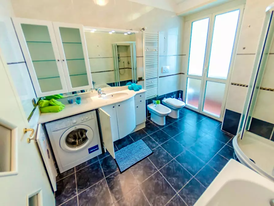 Immagine 11 di Camera in affitto  in Corso Sebastopoli a Torino