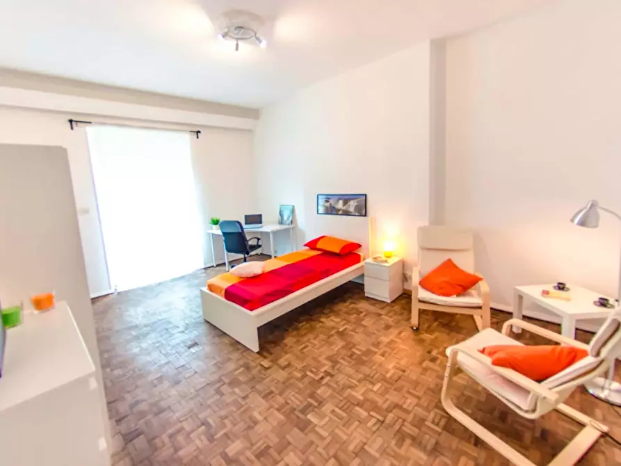 Immagine 2 di Camera in affitto  in Corso Sebastopoli a Torino