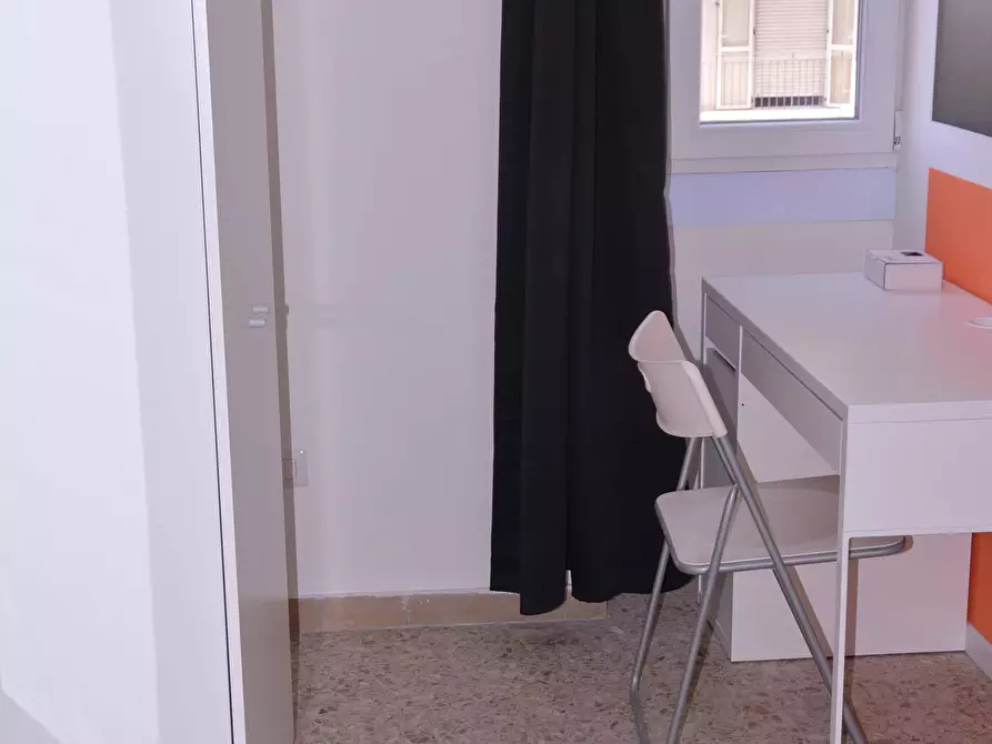 Immagine 3 di Camera in affitto  in Via dei Giudicati1 a Cagliari