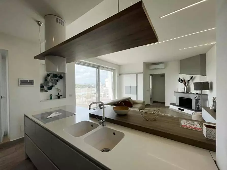 Immagine 10 di Appartamento in affitto  in Via Torri in Sabina14 a Roma