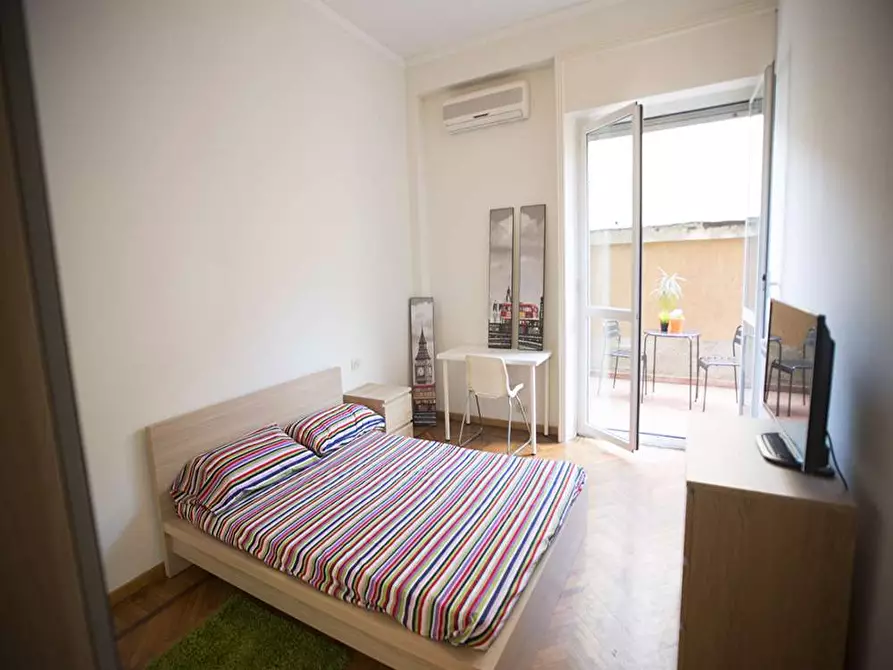 Immagine 2 di Camera in affitto  in Viale Tunisia2 a Milano