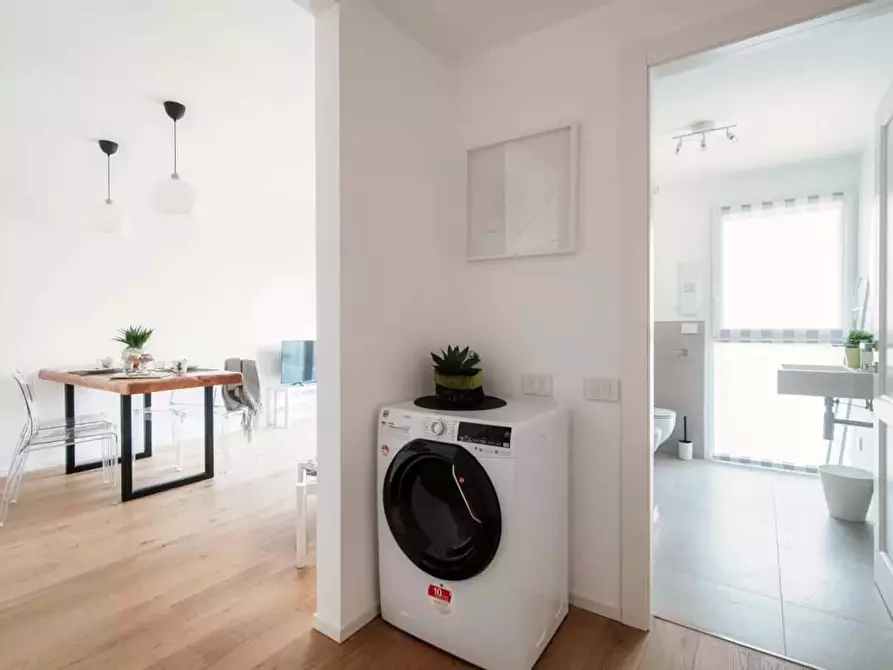 Immagine 40 di Appartamento in affitto  in Via Corrado e Giulio Venini a Como