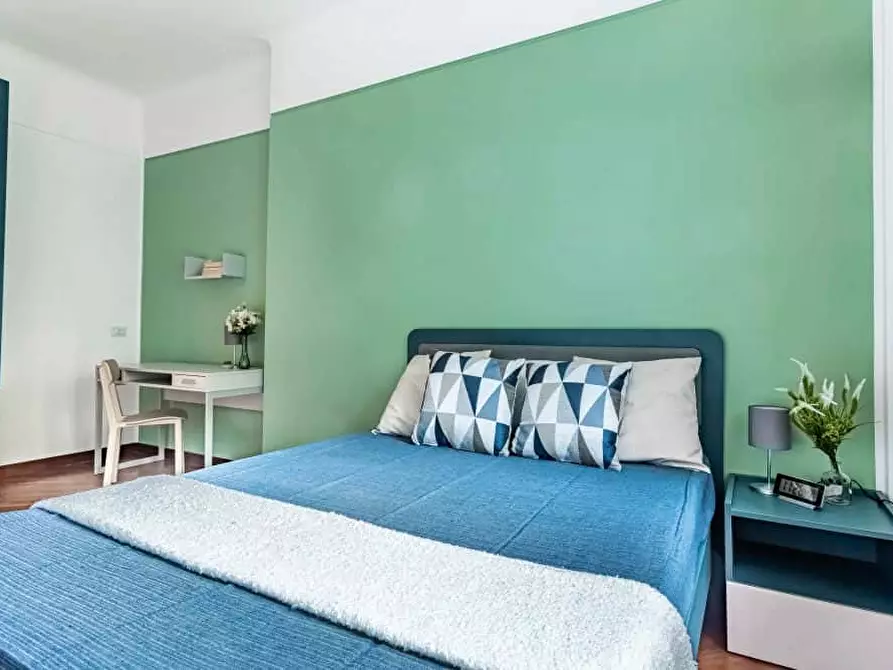 Immagine 2 di Camera in affitto  in Via Coluccio Salutati7 a Milano