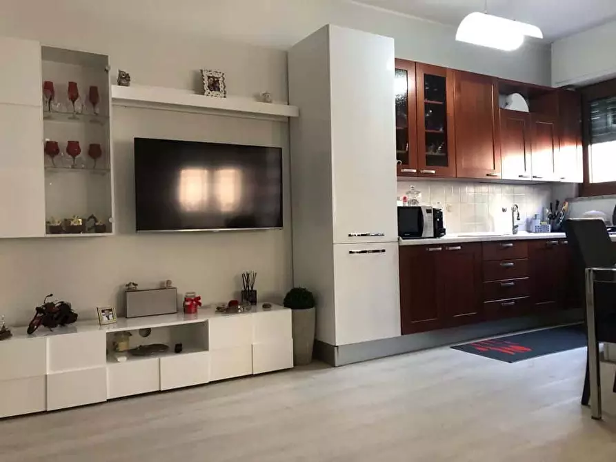 Immagine 4 di Camera in affitto  in Via Cellini2 a Moncalieri