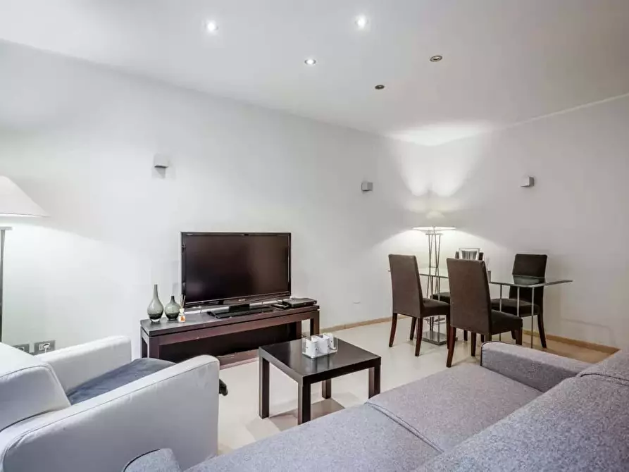 Immagine 2 di Appartamento in affitto  in Via Santa Cecilia6 a Milano