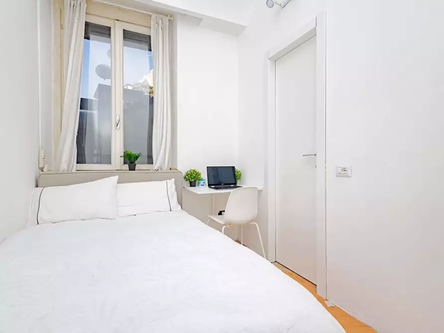 Immagine 6 di Camera in affitto  in Via Cesare Battisti13 a Milano