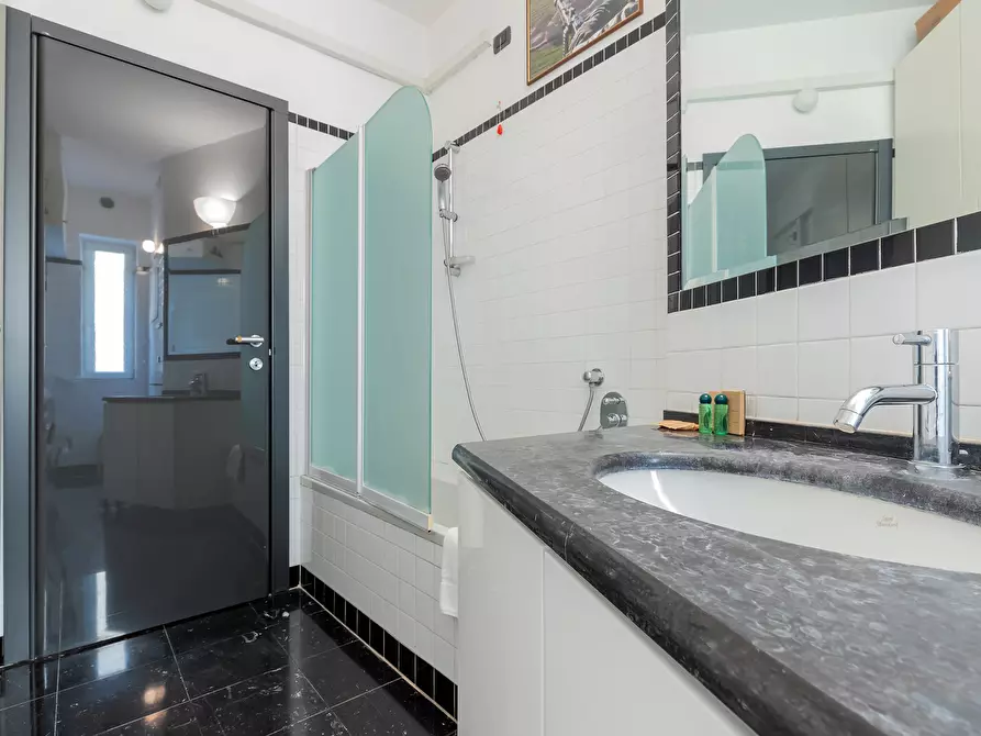 Immagine 9 di Appartamento in affitto  in Piazza Risorgimento3 a Milano