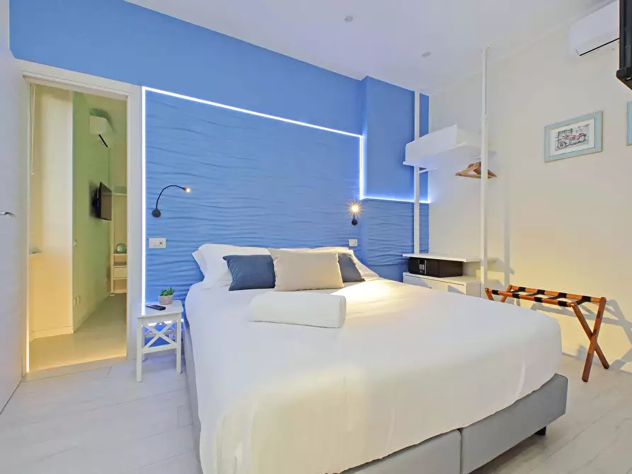 Immagine 20 di Appartamento in affitto  in Via Taranto93 a Roma