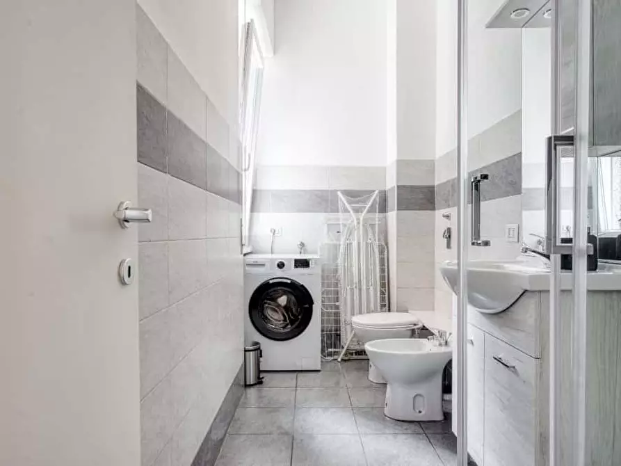 Immagine 13 di Camera in affitto  in Via Maniago2 a Milano