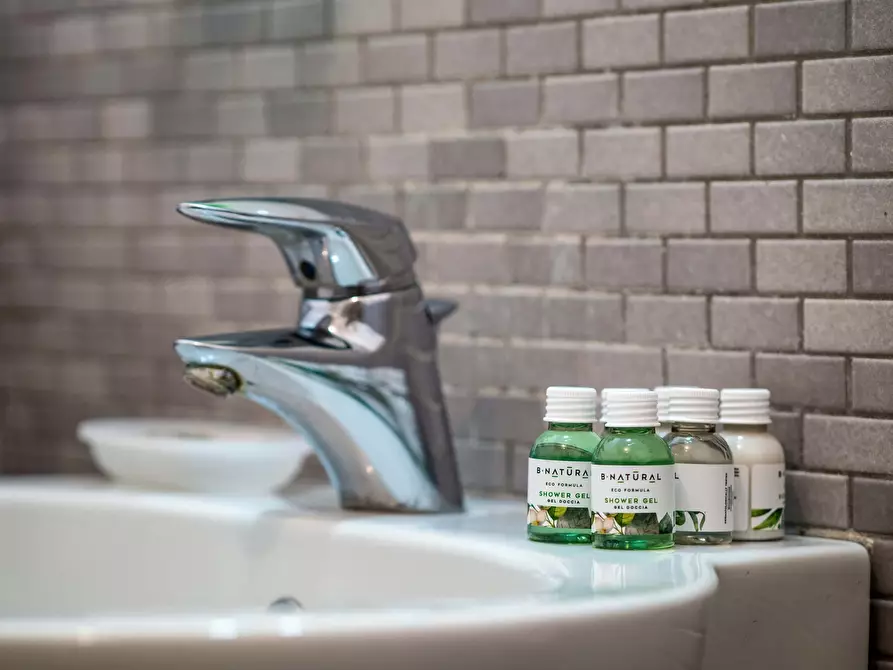 Immagine 43 di Appartamento in affitto  in Via Vigevano a Milano