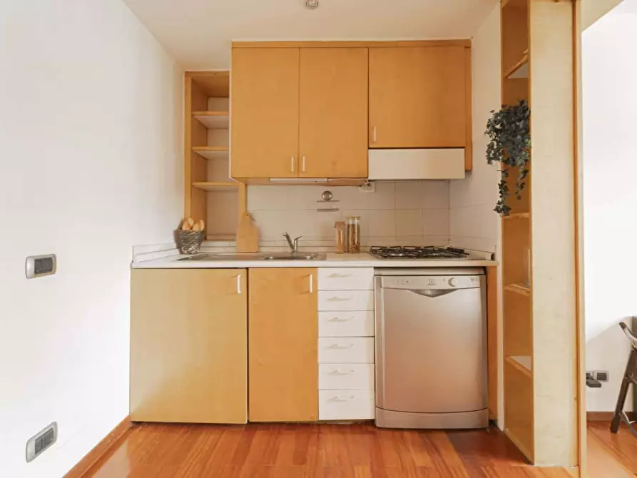 Immagine 2 di Appartamento in affitto  in Via Vettabbia1 a Milano