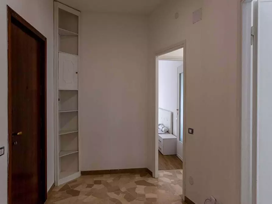 Immagine 38 di Camera in affitto  in Viale San Gimignano4 a Milano