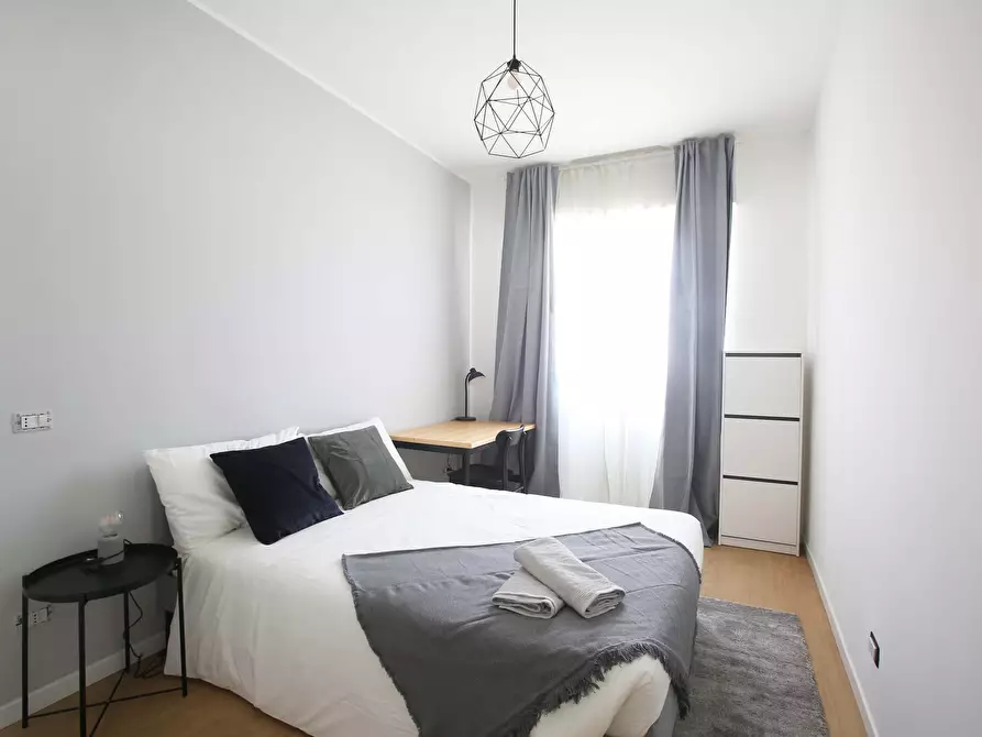 Immagine 1 di Camera in affitto  in Via Carlo Marx12 a Milano