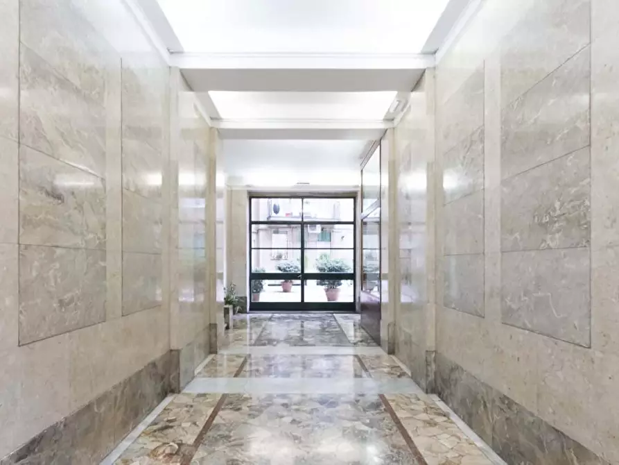 Immagine 15 di Appartamento in affitto  in Via Santa Maria Valle1 a Milano