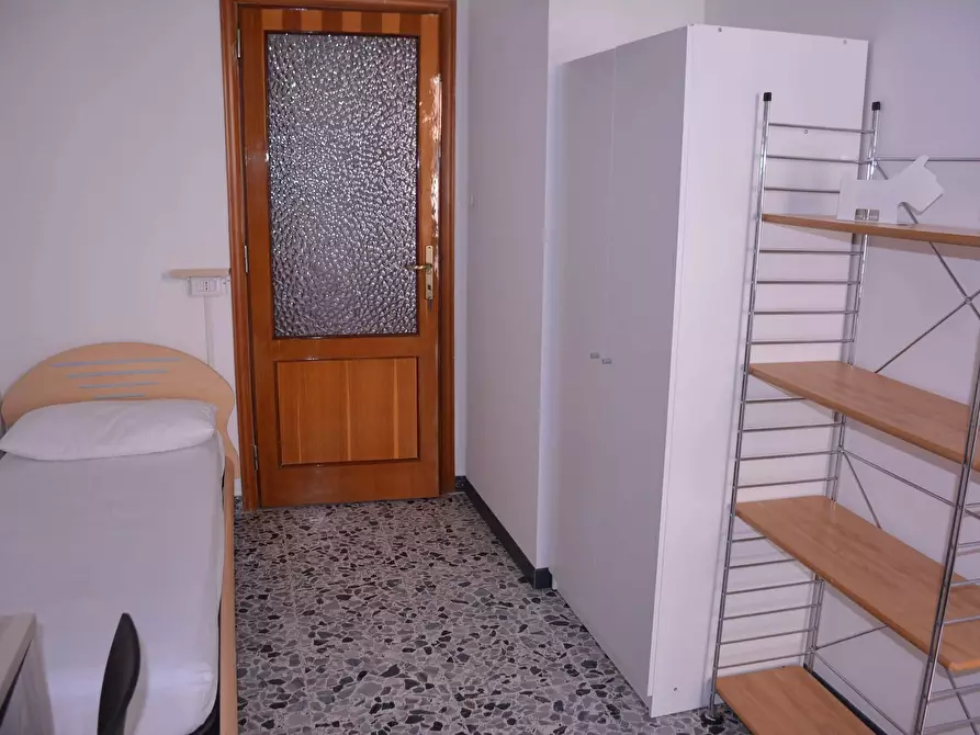 Immagine 2 di Camera in affitto  in Via Pola26 a Cagliari