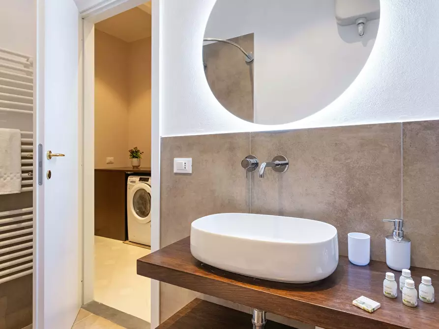 Immagine 42 di Appartamento in affitto  in Via degli Alfani a Firenze