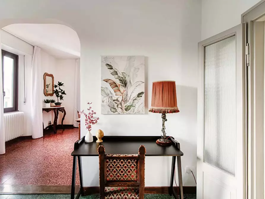 Immagine 15 di Appartamento in affitto  in Via Luigi Dottesio1 a Como