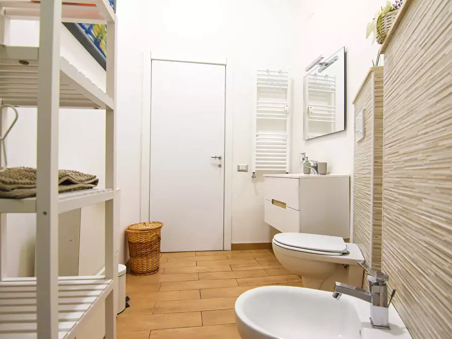 Immagine 16 di Appartamento in affitto  in Via dei Gozzadini31 a Roma