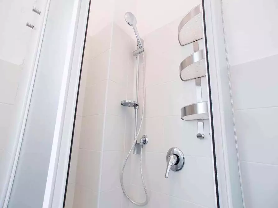 Immagine 14 di Camera in affitto  in Viale Carlo Espinasse10 a Milano