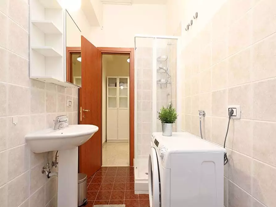 Immagine 15 di Camera in affitto  in Via Oderisi da Gubbio198 a Roma