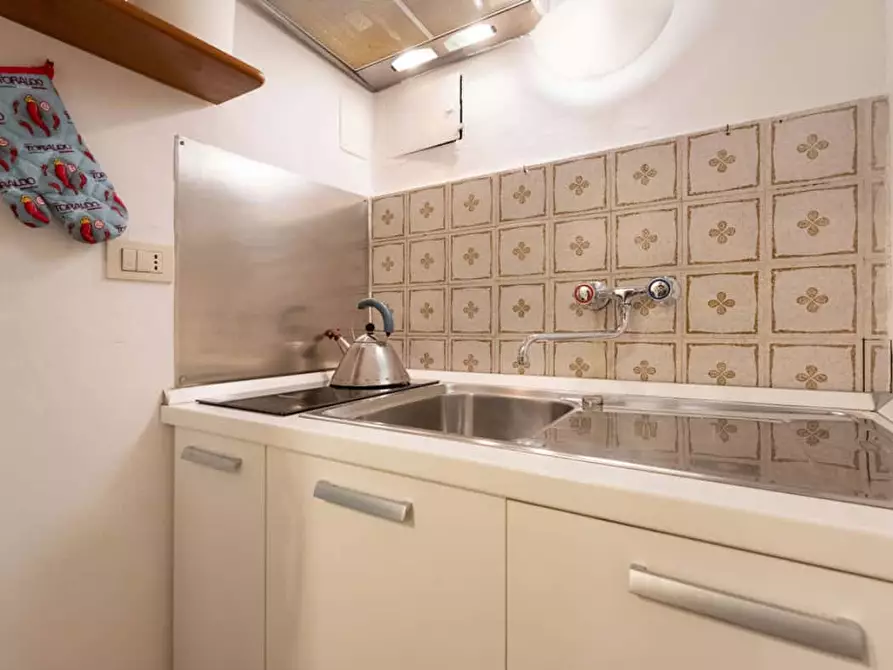 Immagine 10 di Appartamento in affitto  in Via delle Terme19 a Firenze