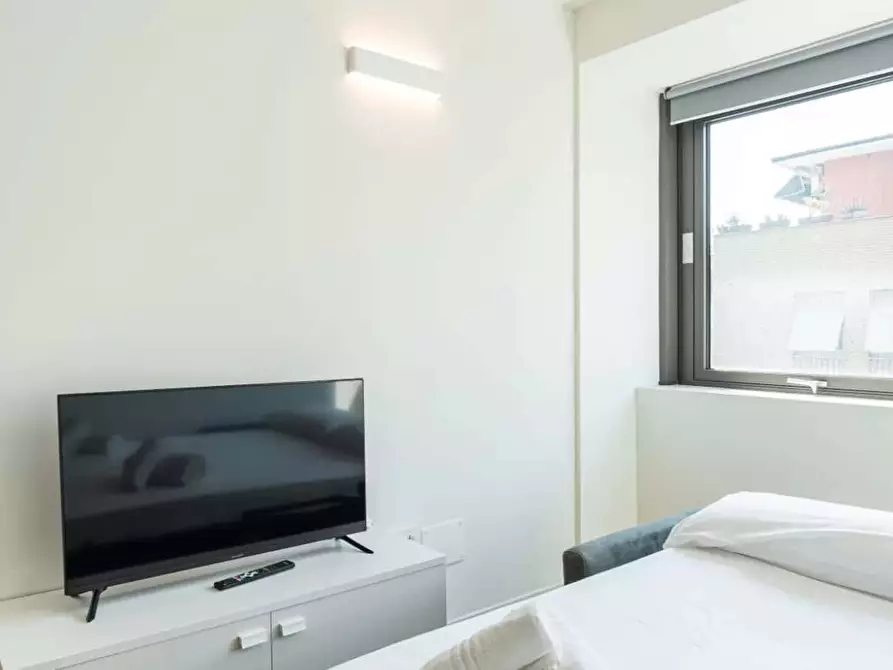 Immagine 32 di Appartamento in affitto  in Via Ippolito Rosellini2 a Milano