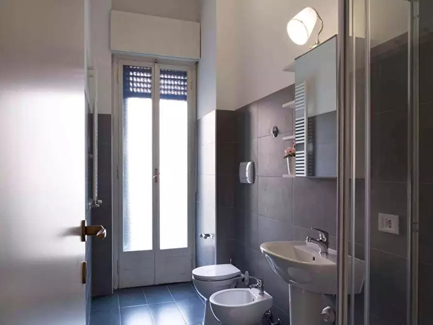 Immagine 13 di Camera in affitto  in Viale Coni Zugna27 a Milano