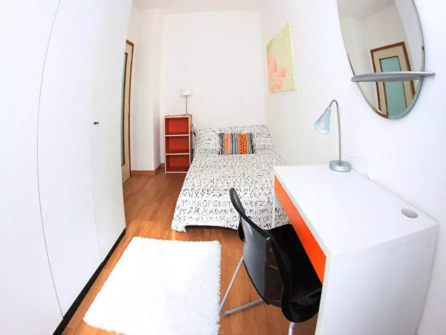Immagine 2 di Camera in affitto  in Via Don Carlo Gnocchi33 a Milano