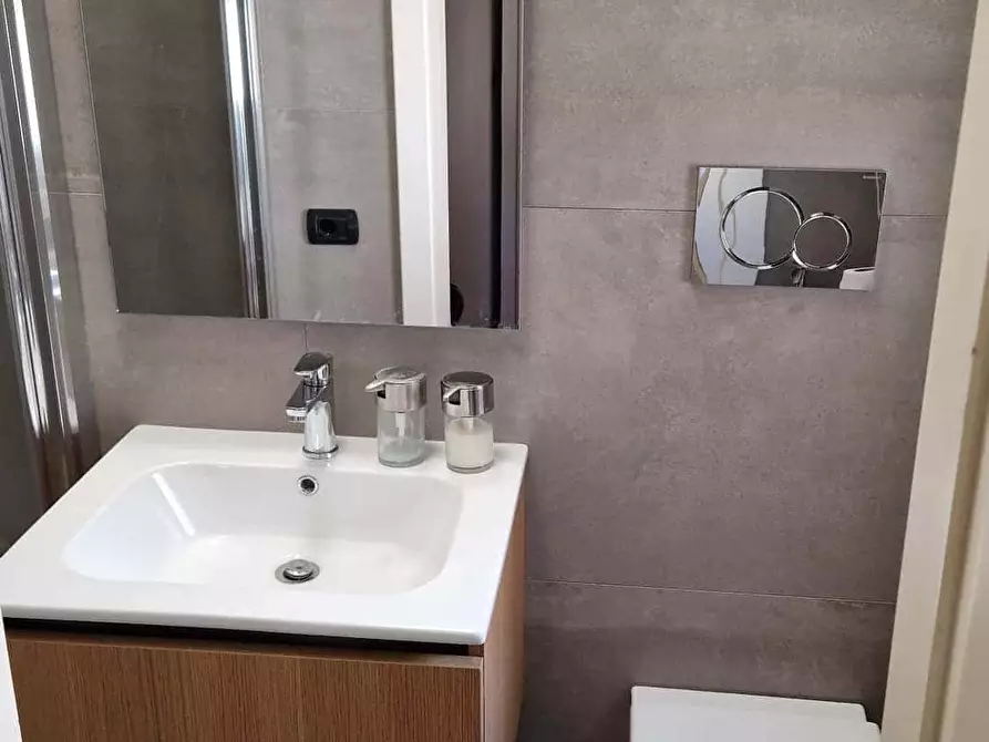 Immagine 10 di Appartamento in affitto  in Via Domenico Barone31 a Roma