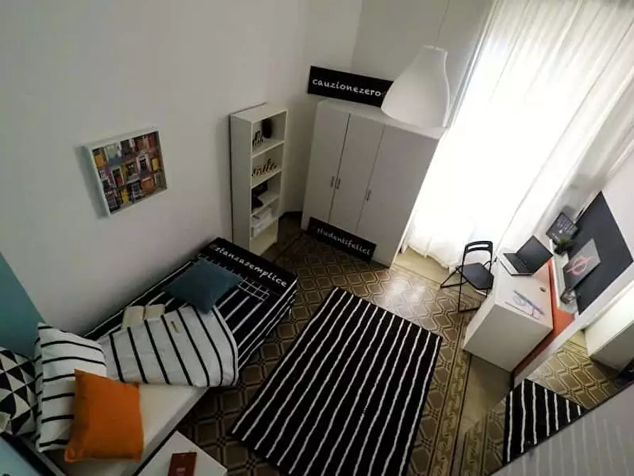 Immagine 2 di Camera in affitto  in Via Lattanzio Gambara44 a Brescia