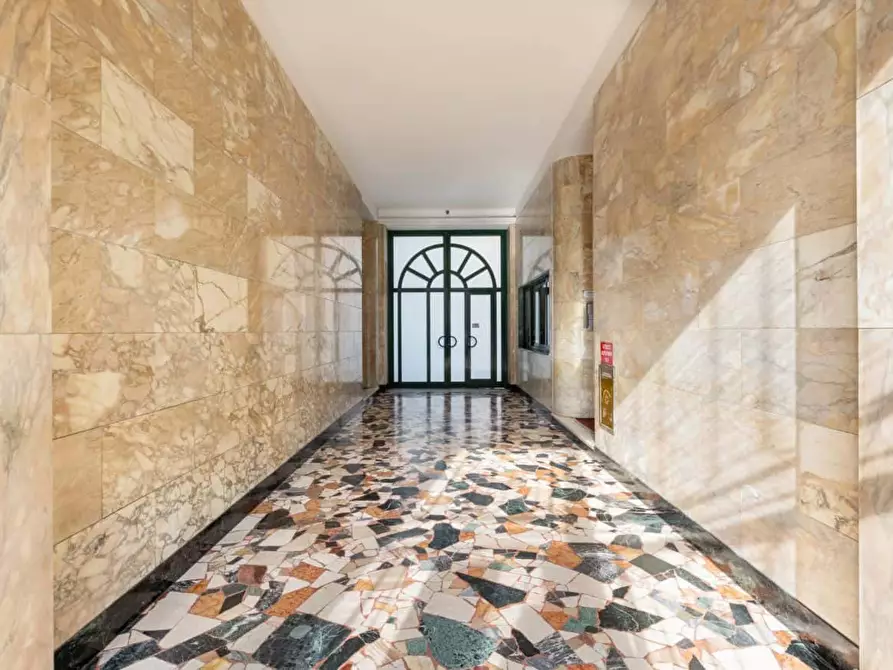 Immagine 62 di Appartamento in affitto  in Viale Papiniano57 a Milano