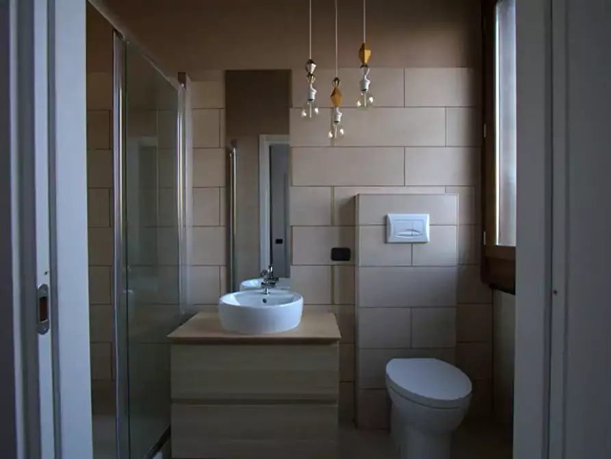 Immagine 10 di Appartamento in affitto  in Via dei Piatti8 a Milano