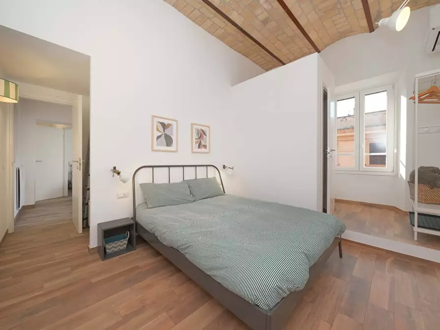 Immagine 21 di Appartamento in affitto  in Via del Commercio12 a Roma