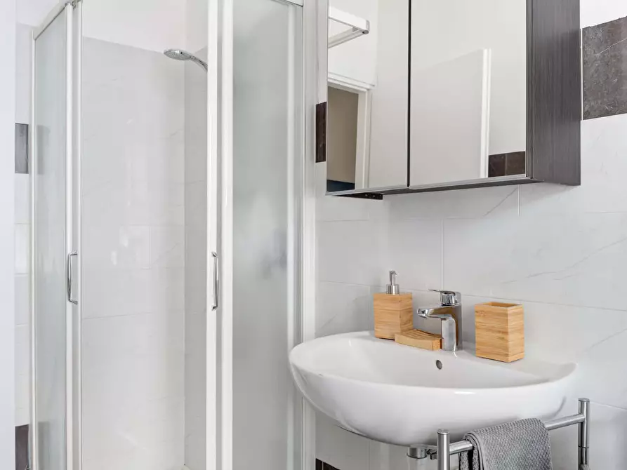 Immagine 5 di Camera in affitto  in Via Stromboli1 a Milano