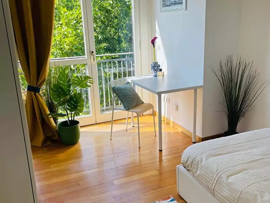 Immagine 3 di Camera in affitto  in Via Domenichino11 a Milano