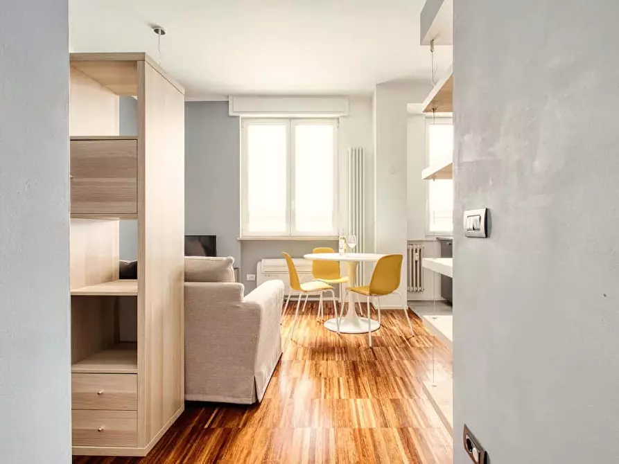 Immagine 2 di Appartamento in affitto  in Via Piero della Francesca51 a Milano