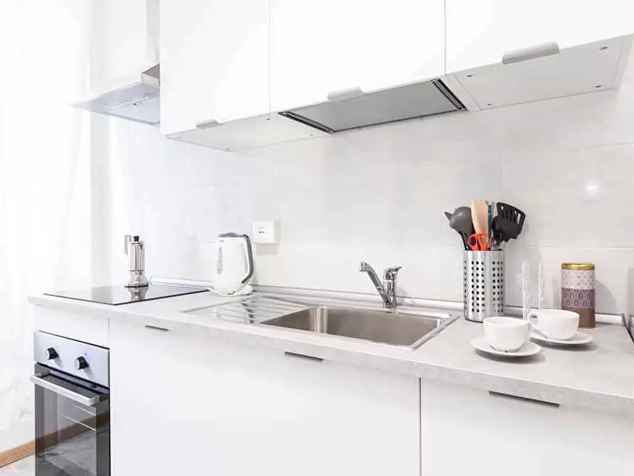 Immagine 19 di Camera in affitto  in Via Lorenteggio84 a Milano