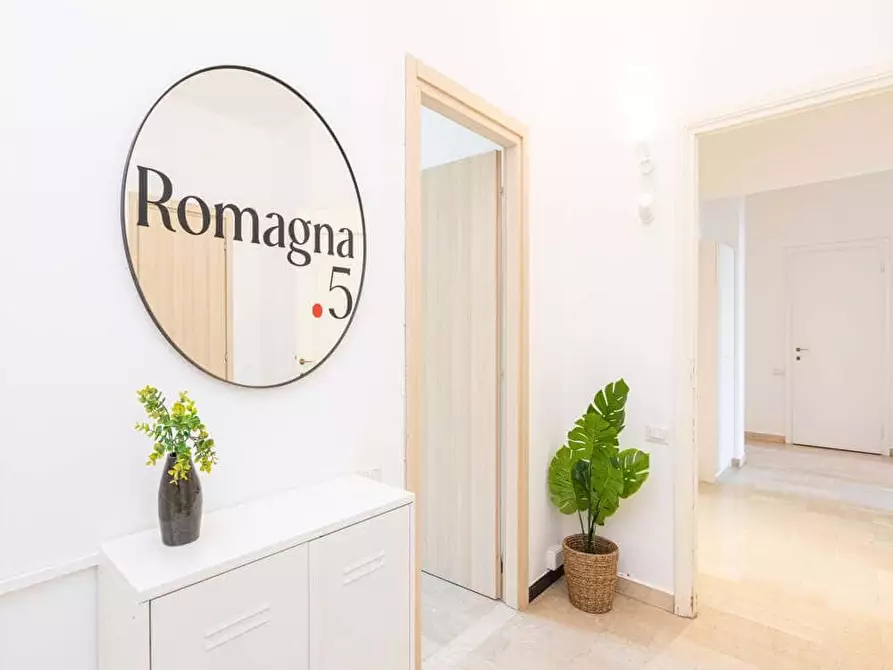 Immagine 41 di Camera in affitto  in Viale Romagna5 a Milano