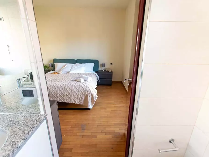 Immagine 21 di Appartamento in affitto  in Via Giovanni Battista Niccolini21 a Milano