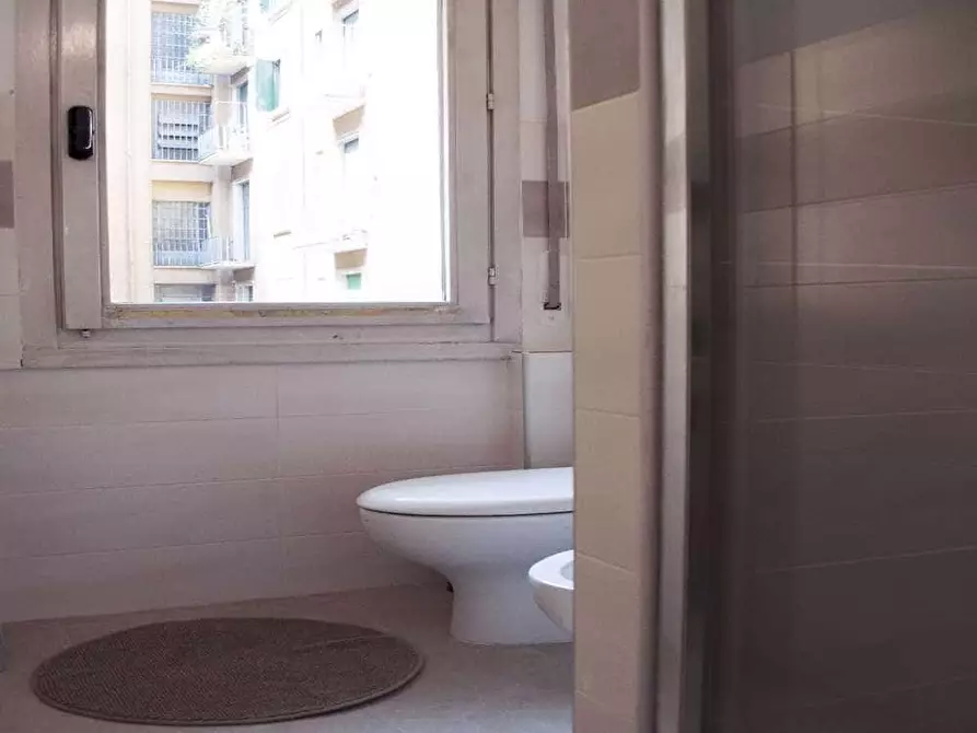 Immagine 48 di Camera in affitto  in Viale Tunisia13 a Milano