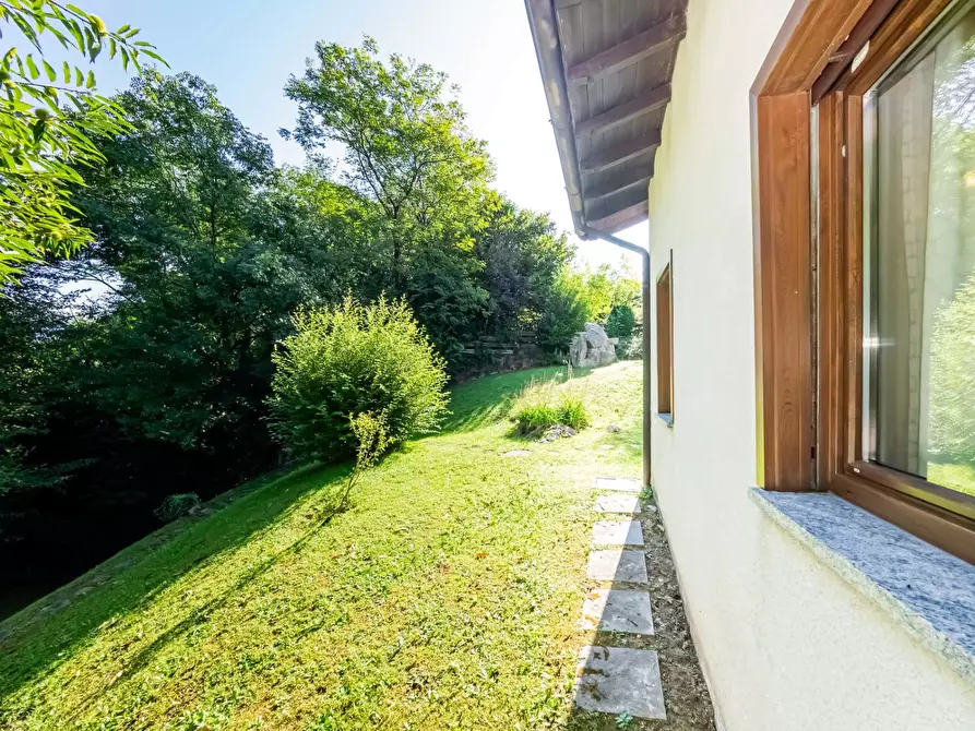 Immagine 49 di Appartamento in affitto  in Via Bellavista a Tremezzina