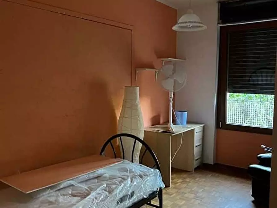 Immagine 1 di Camera in affitto  in Via Fernando Santi5 a Milano
