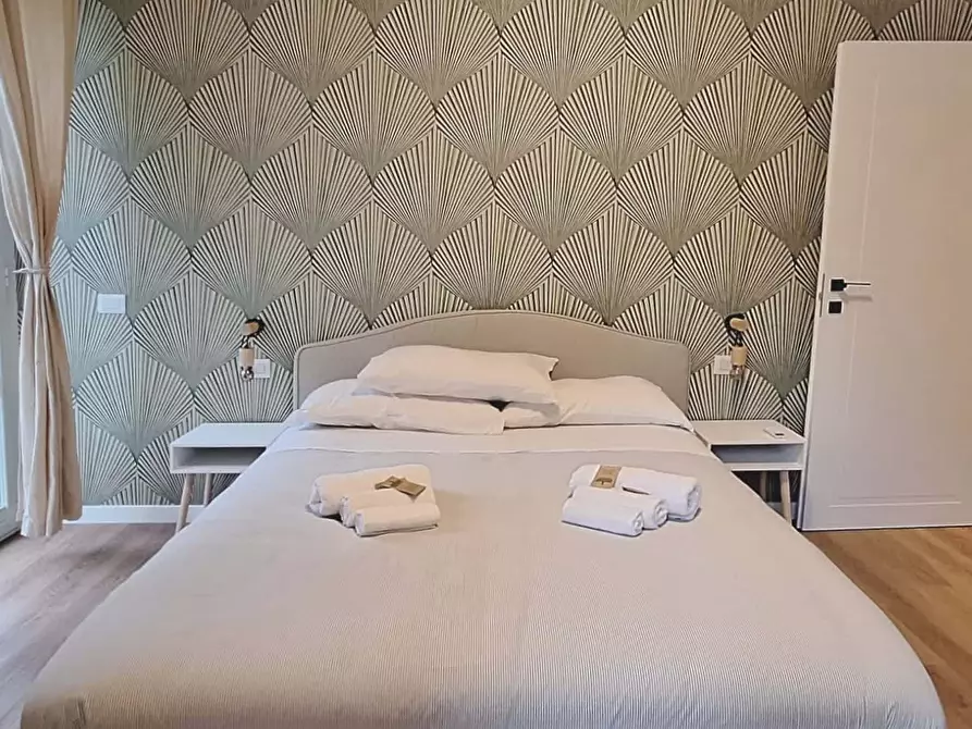 Immagine 4 di Appartamento in affitto  in Via Edoardo Jenner122 a Roma